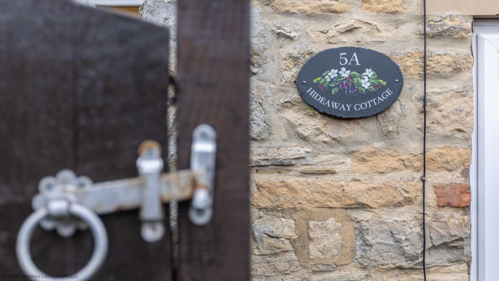 Picturesque Stone Cottage In The Heart Of North Yorkshire Village - Hideaway Cottage Esterno foto