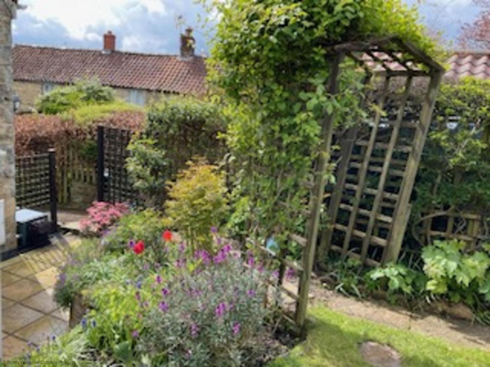 Picturesque Stone Cottage In The Heart Of North Yorkshire Village - Hideaway Cottage Esterno foto